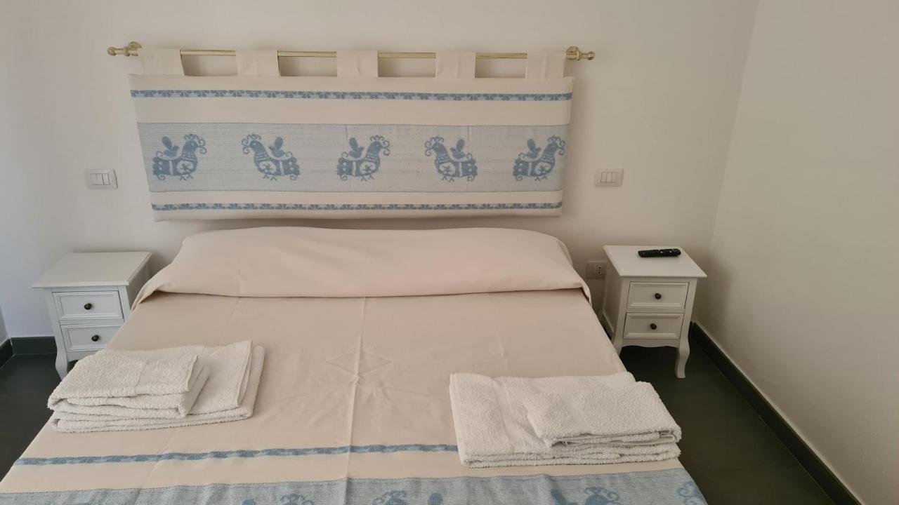 Red & Blue Rooms 올비아 외부 사진