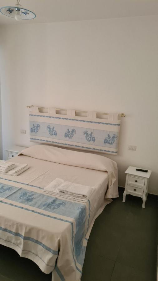 Red & Blue Rooms 올비아 외부 사진